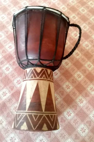 Djembe artigianale strumento musicale