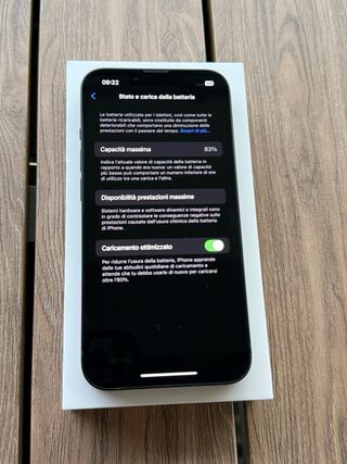iPhone 13 128GB Verde Batteria 83 + Accessori 269€