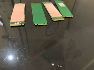 4 x SSD 256GB Lenovo SK hynix Samsung