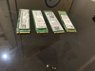 4 x SSD 256GB Lenovo SK hynix Samsung