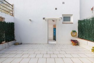 Casa adosada en venta en Santa Perpètua de Mogoda