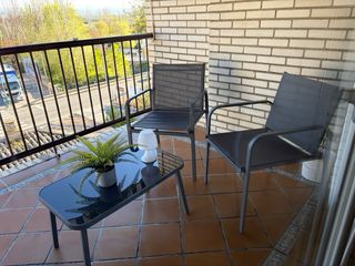 Conjunto Balcón: Sofá y Mesa