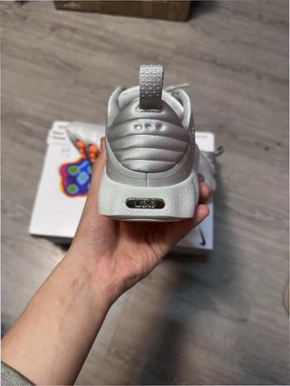 Nike Mind 002 Gris Humo Talla 41