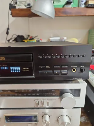 Lettore CD Pioneer PD-207 non funzionante.