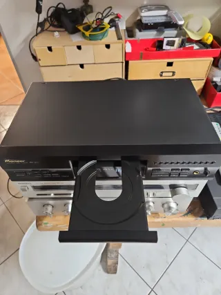 Lettore CD Pioneer PD-207 non funzionante.