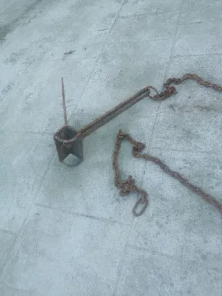 Ancla de barco con cadena