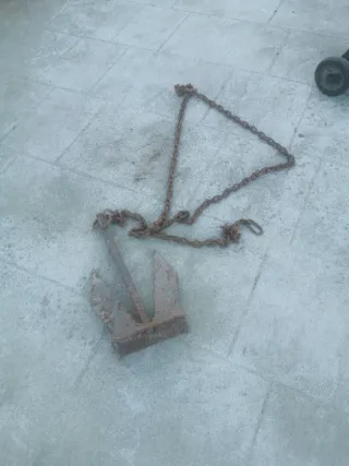 Ancla de barco con cadena