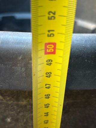 Macetero grande negro de plástico