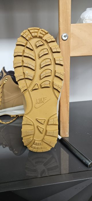 Zapatillas Nike Beige/Marrón sin Estrenar