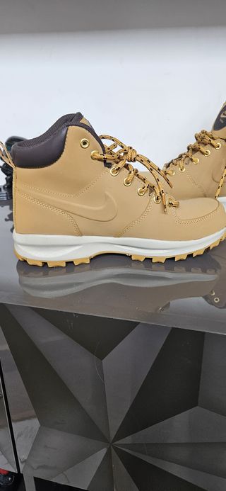 Zapatillas Nike Beige/Marrón sin Estrenar