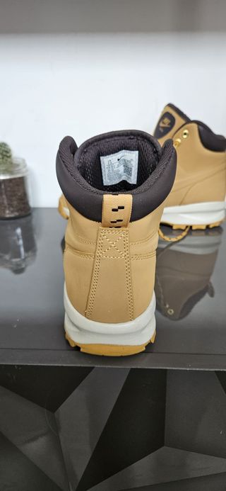 Zapatillas Nike Beige/Marrón sin Estrenar