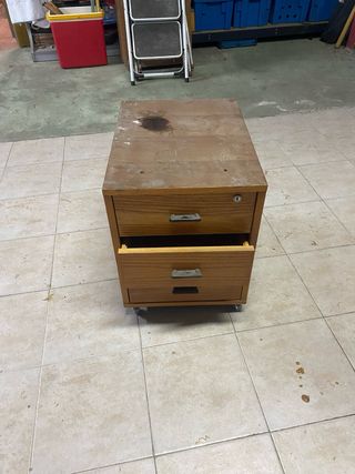 Cajonera robusta con ruedas