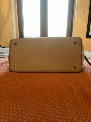 Bolso Guess Beige y Dorado