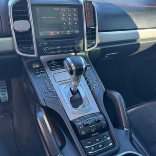 Porsche Cayenne 2017 GTS