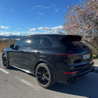 Porsche Cayenne 2017 GTS