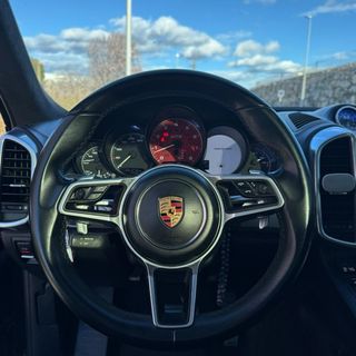 Porsche Cayenne 2017 GTS