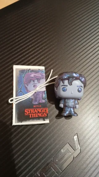 Steve del revés -Mini funko Kinder-