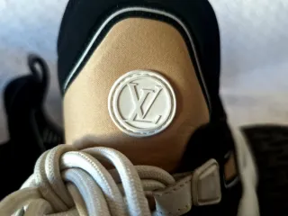 Louis Vuitton LV Archlight Sneakers - Beige/Negro