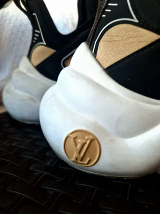 Louis Vuitton LV Archlight Sneakers - Beige/Negro