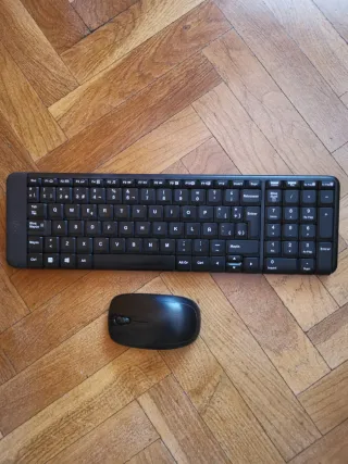 Logitech Teclado K220 Negro y Ratón M150