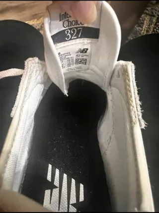 New Balance 327 beige, blanco y negro