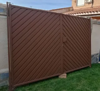 Puerta 2 hojas abatible