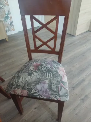 Mueble de comedor de madera