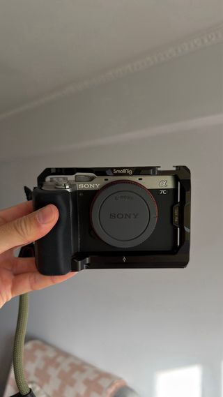 Sony a7C + Lente 24-70mm f4 + Cage