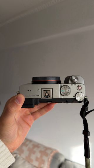 Sony a7C + Lente 24-70mm f4 + Cage