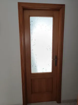 Puertas de madera maciza clásicas