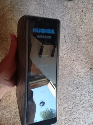 Antena y Router Hughes