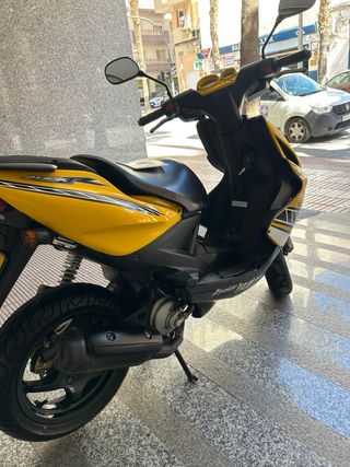 YAMAHA AEROX 49 cc 2 t Laguna Seca