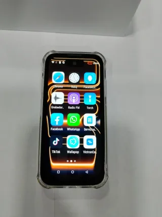 Móvil Mini Negro y Naranja Imitación 17 pro Max