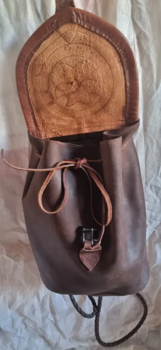 Mochila de cuero artesanal