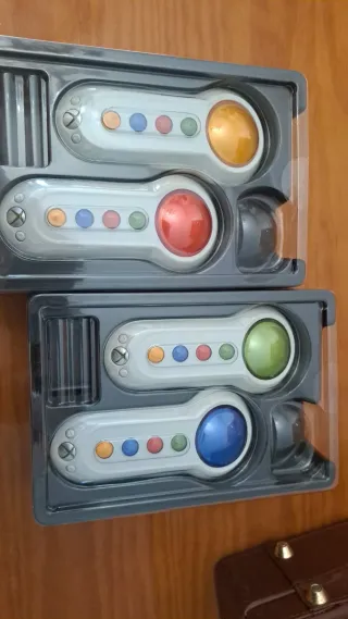 Xbox 360 + Juegos + Scene It + Mandos