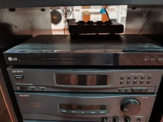 Torre Sony LBT-D207 con mueble