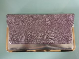 Bolso de fiesta dorado y plateado