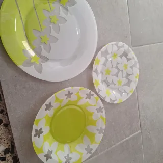 Juego de 18 platos de cristal