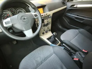 Opel Astra 2009
