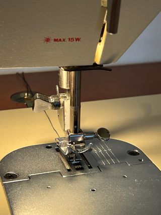 Máquina de coser Royal con mueble