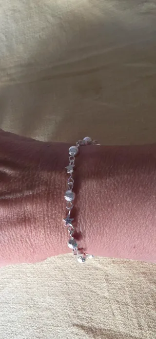 Pulsera de plata con estrellas