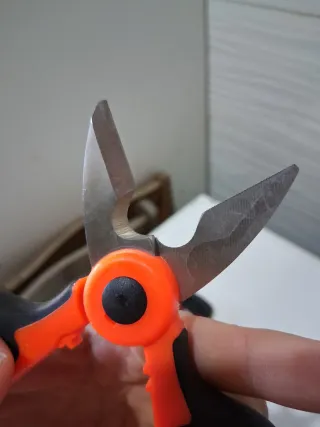 Tijeras y portaherramientas electricista