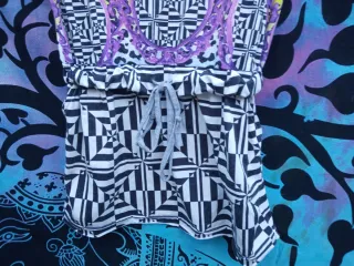 3 VESTIDOS/2 MONOS:CON FALDA Y CON PANTALON:1X1,5€