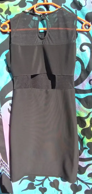 3 VESTIDOS/2 MONOS:CON FALDA Y CON PANTALON:1X1,5€