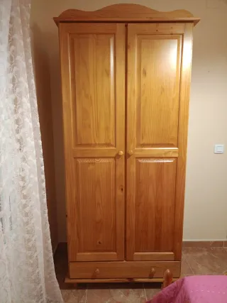 Habitación está en Belmonte Cuenca armario cama