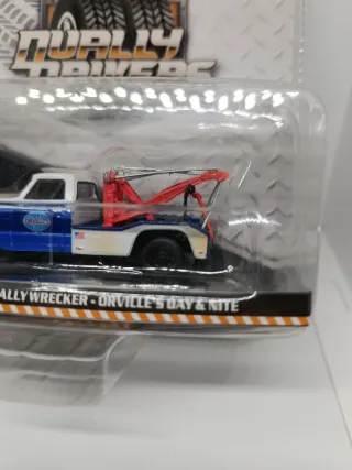 Greenlight 1969 Chevy C-30 Dually Wrecker