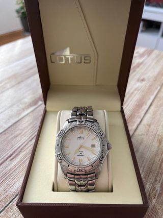 Reloj Lotus Plata y Blanco