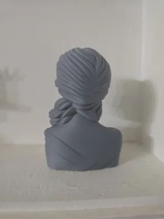 Dea bendata statuetta grigia