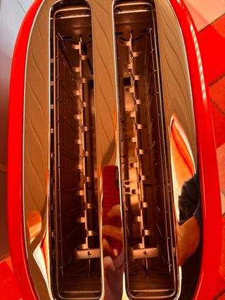 Tostadora SMEG Roja 4 Tostadas. Modelo TSF02RDEU