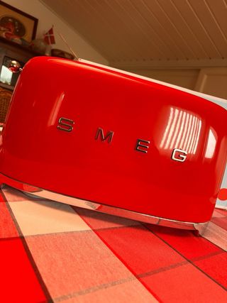 Tostadora SMEG Roja 4 Tostadas. Modelo TSF02RDEU